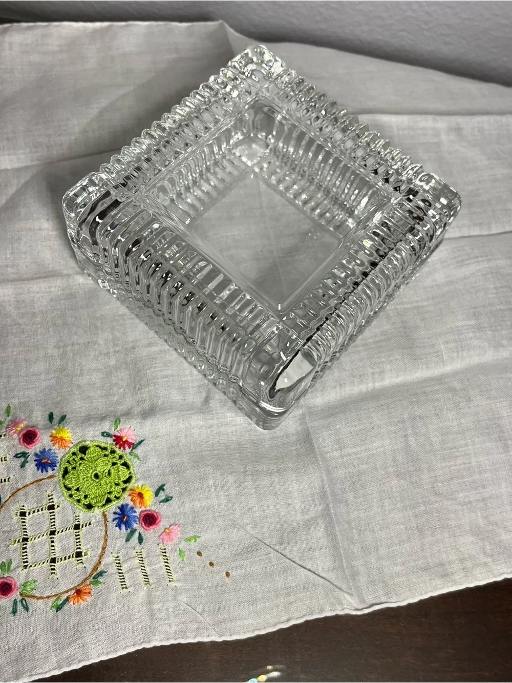 VINTAGE GLASS TRINKET BOX LIDDED SQUARE CLEAR RIBBED COLLECTIBLE MEMORABILIA